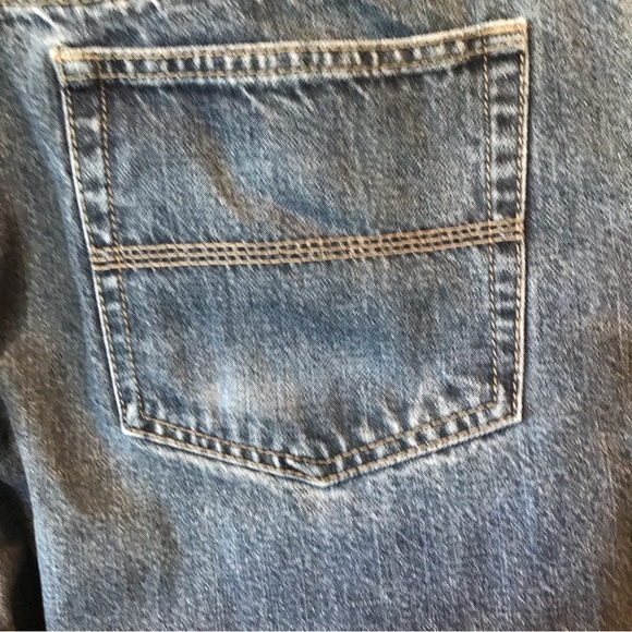 Van Heusen Classic Fit Blue Jeans Size 34 x 32 - Picture 13 of 15